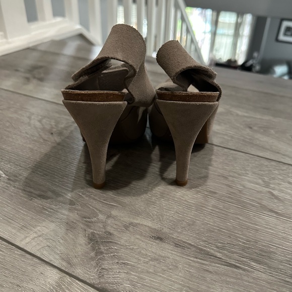 Gorgeous Pedro Garcia suede grey heels size 36 1/2 - Picture 4 of 4